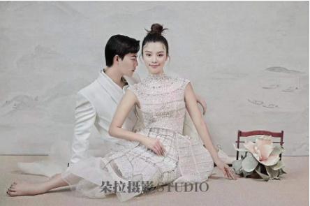拇指婚纱照_拇指外翻