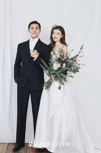 拇指婚纱照_拇指外翻